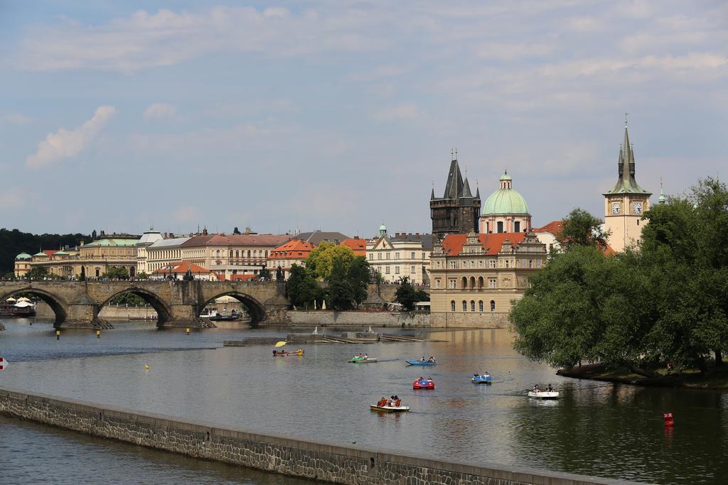 Hotel Mira Inn Praga Esterno foto