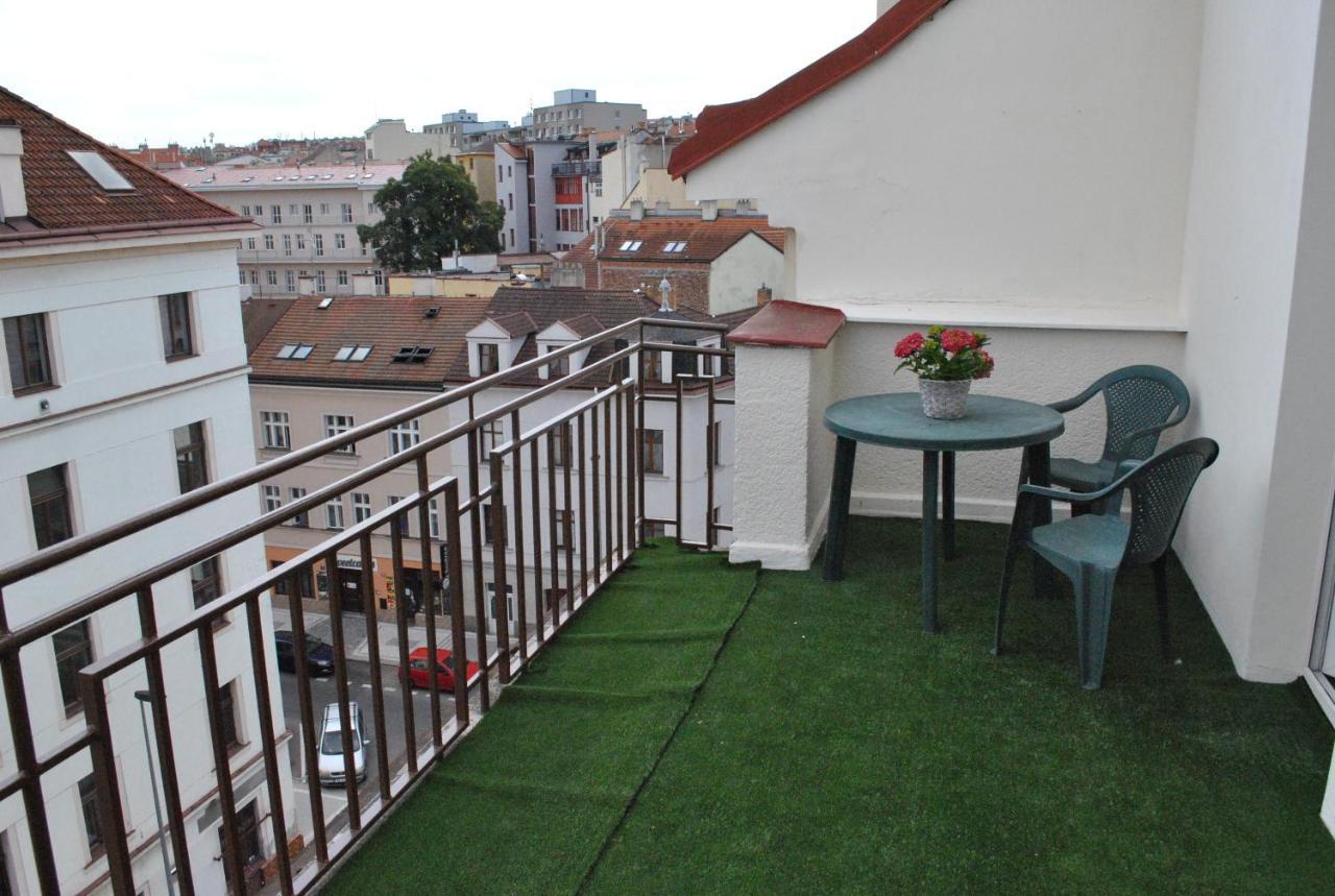 Hotel Mira Inn Praga Esterno foto